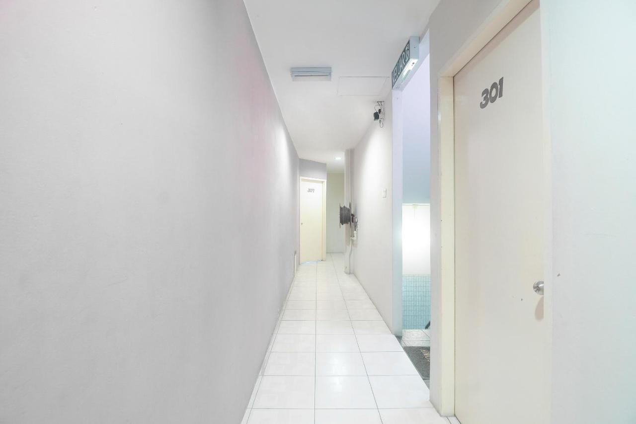 Oyo 44034 Furama Lodging House Kuching Exteriör bild