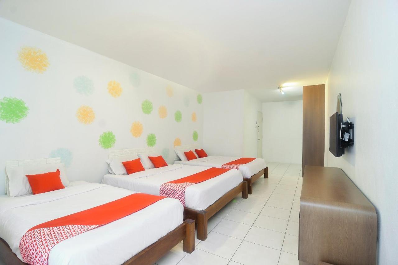 Oyo 44034 Furama Lodging House Kuching Exteriör bild