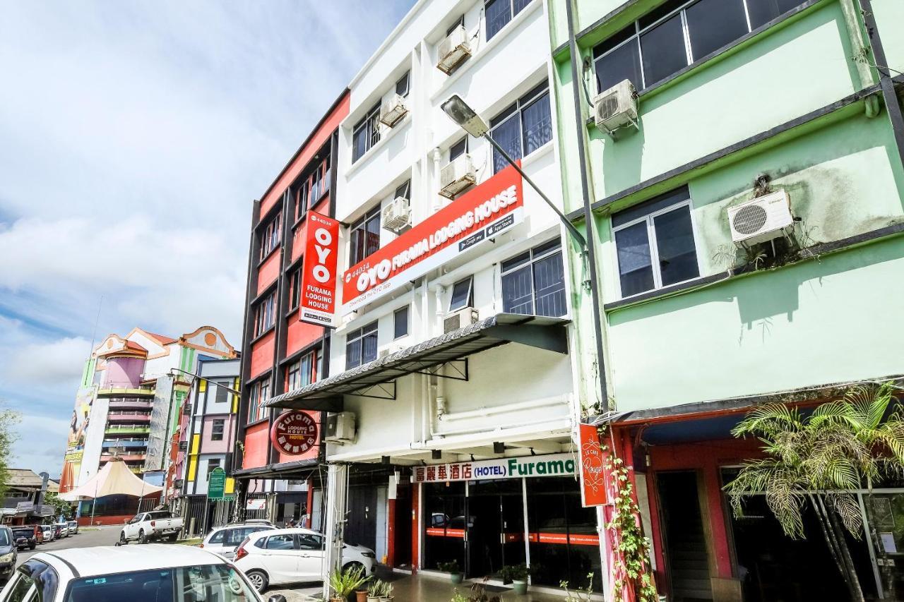 Oyo 44034 Furama Lodging House Kuching Exteriör bild