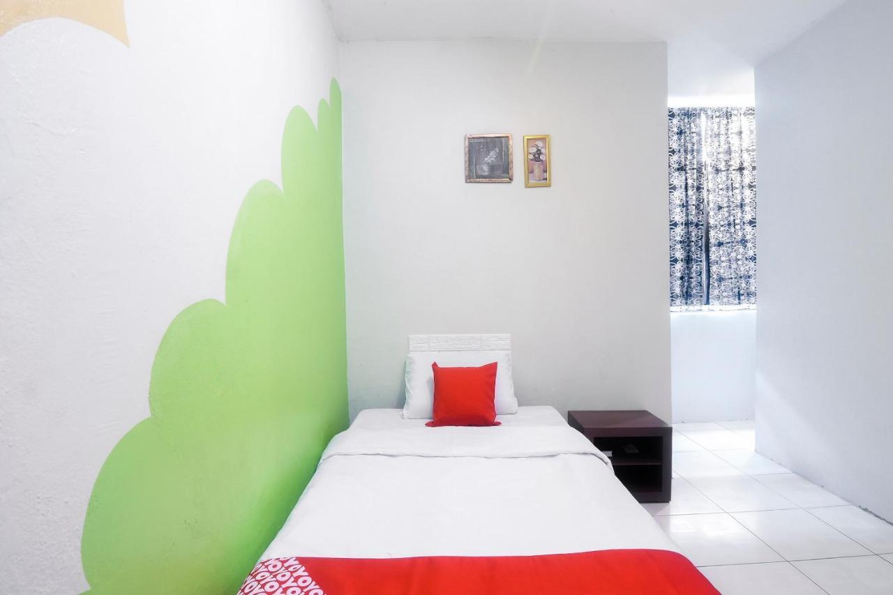 Oyo 44034 Furama Lodging House Kuching Exteriör bild