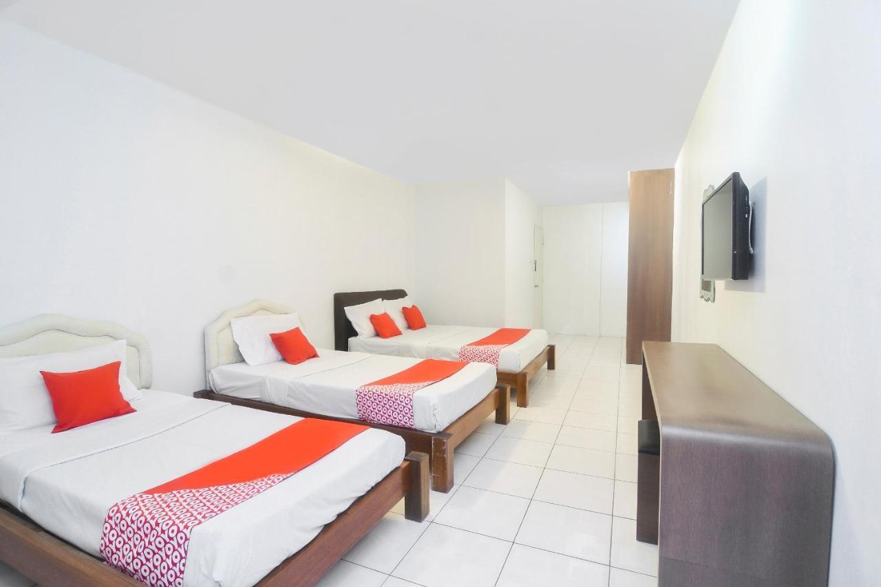 Oyo 44034 Furama Lodging House Kuching Exteriör bild