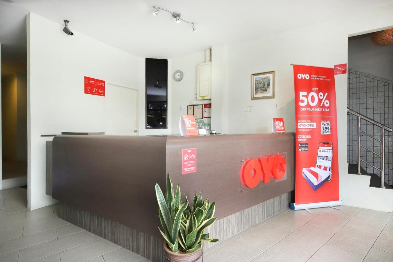 Oyo 44034 Furama Lodging House Kuching Exteriör bild