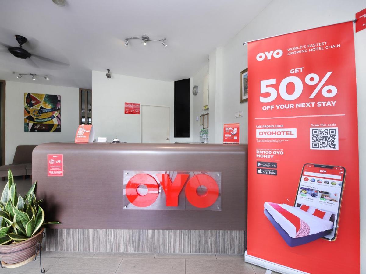 Oyo 44034 Furama Lodging House Kuching Exteriör bild