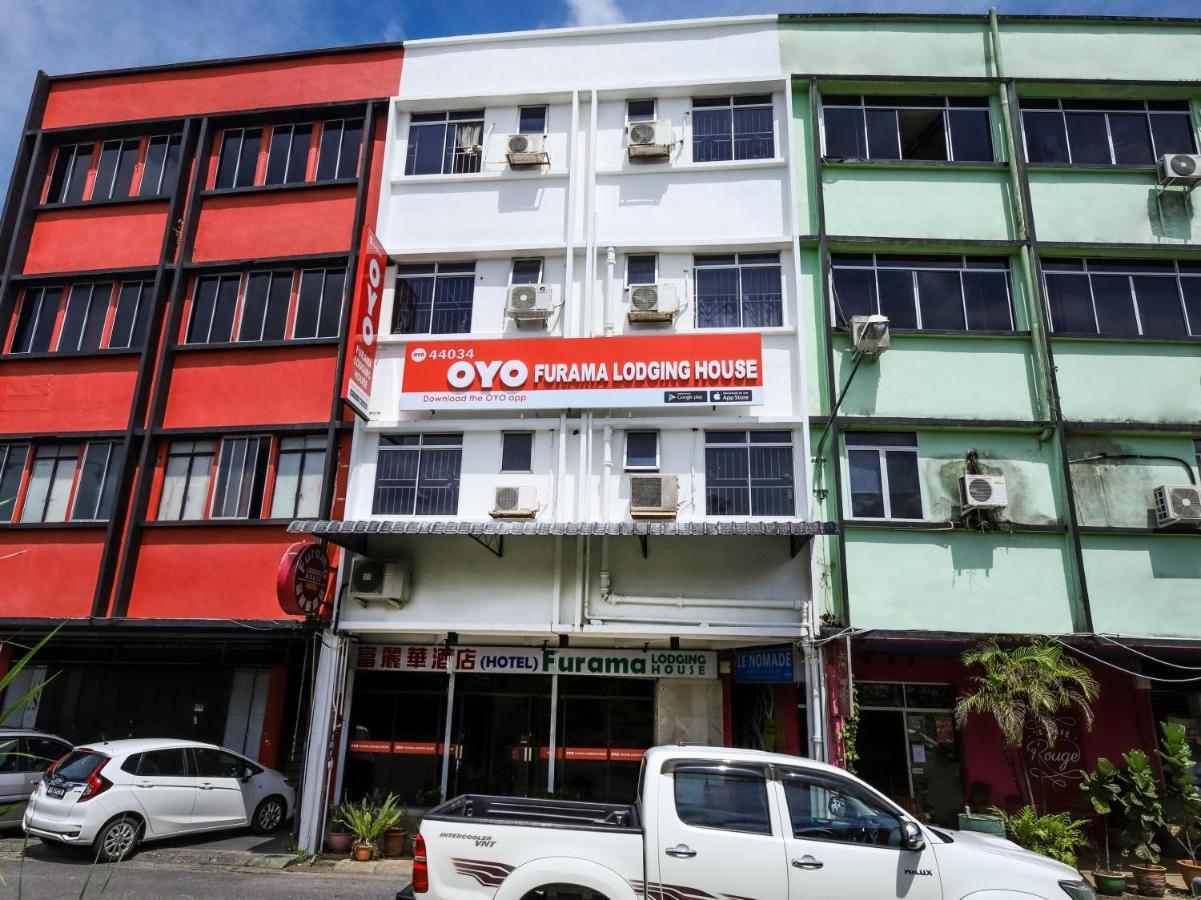 Oyo 44034 Furama Lodging House Kuching Exteriör bild